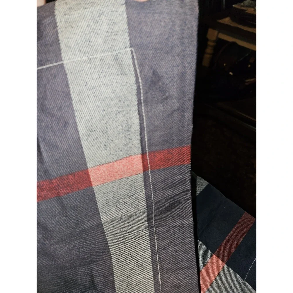 The Unbranded Brand plaid navy